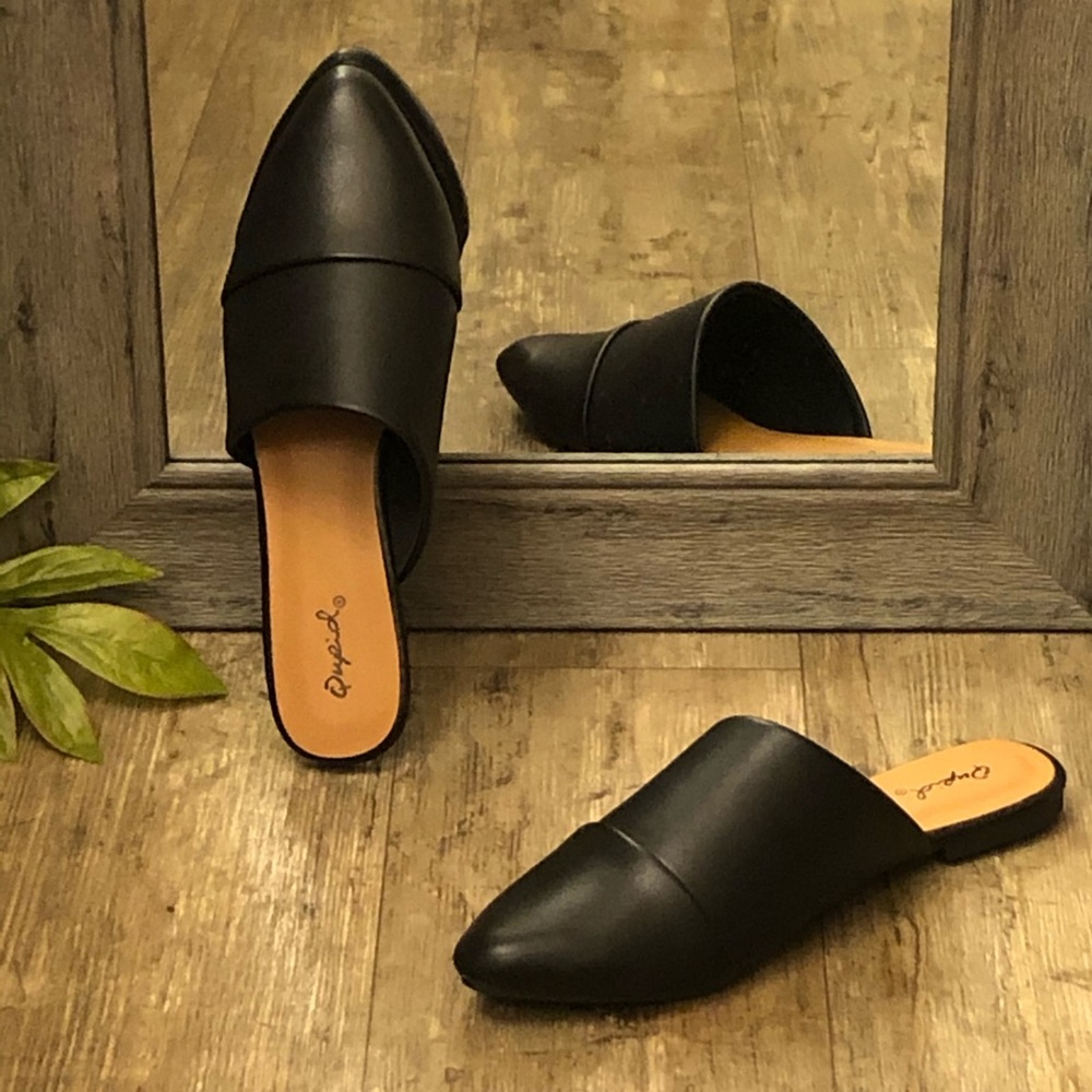 💞 NEW Black Slip On Mules 💞